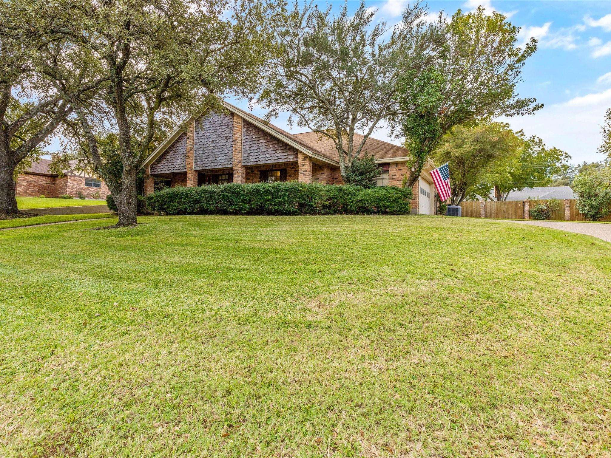 Cleburne, TX 76033,804 Shady Creek Drive