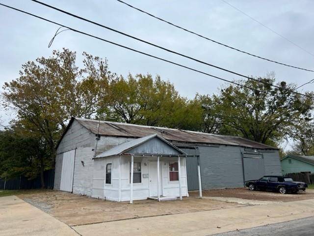 Paris, TX 75460,111 E Price Street