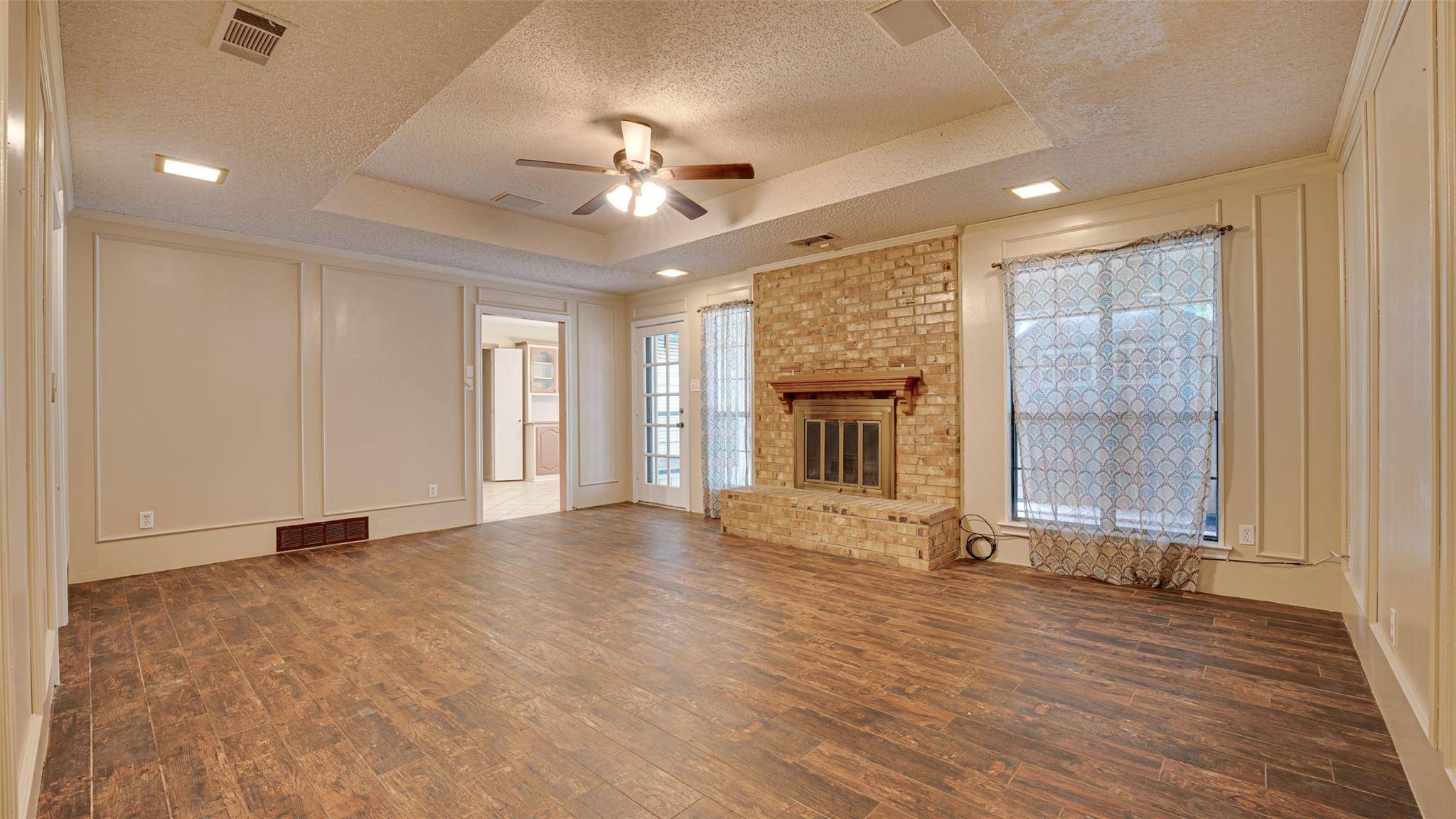 Oak Leaf, TX 75154,912 Little Creek Trail