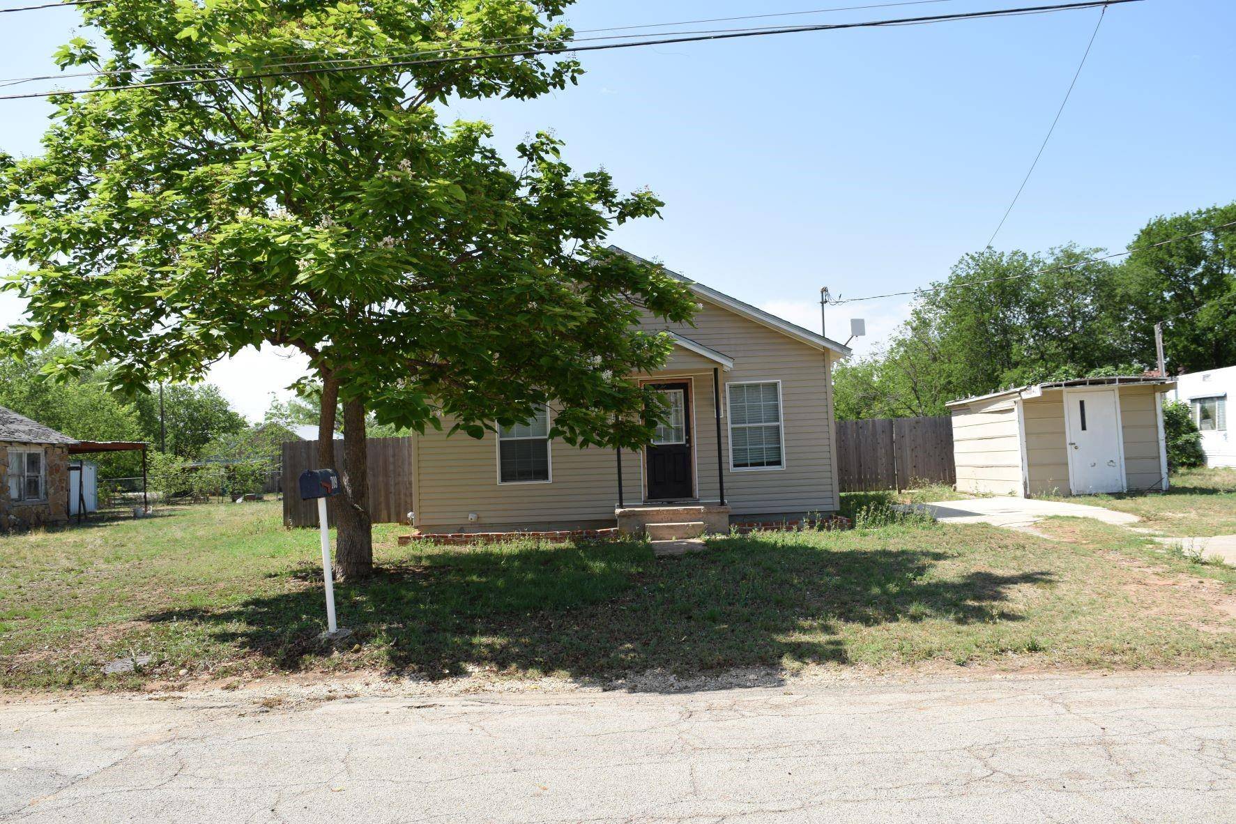 Coleman, TX 76834,709 W 12th Street