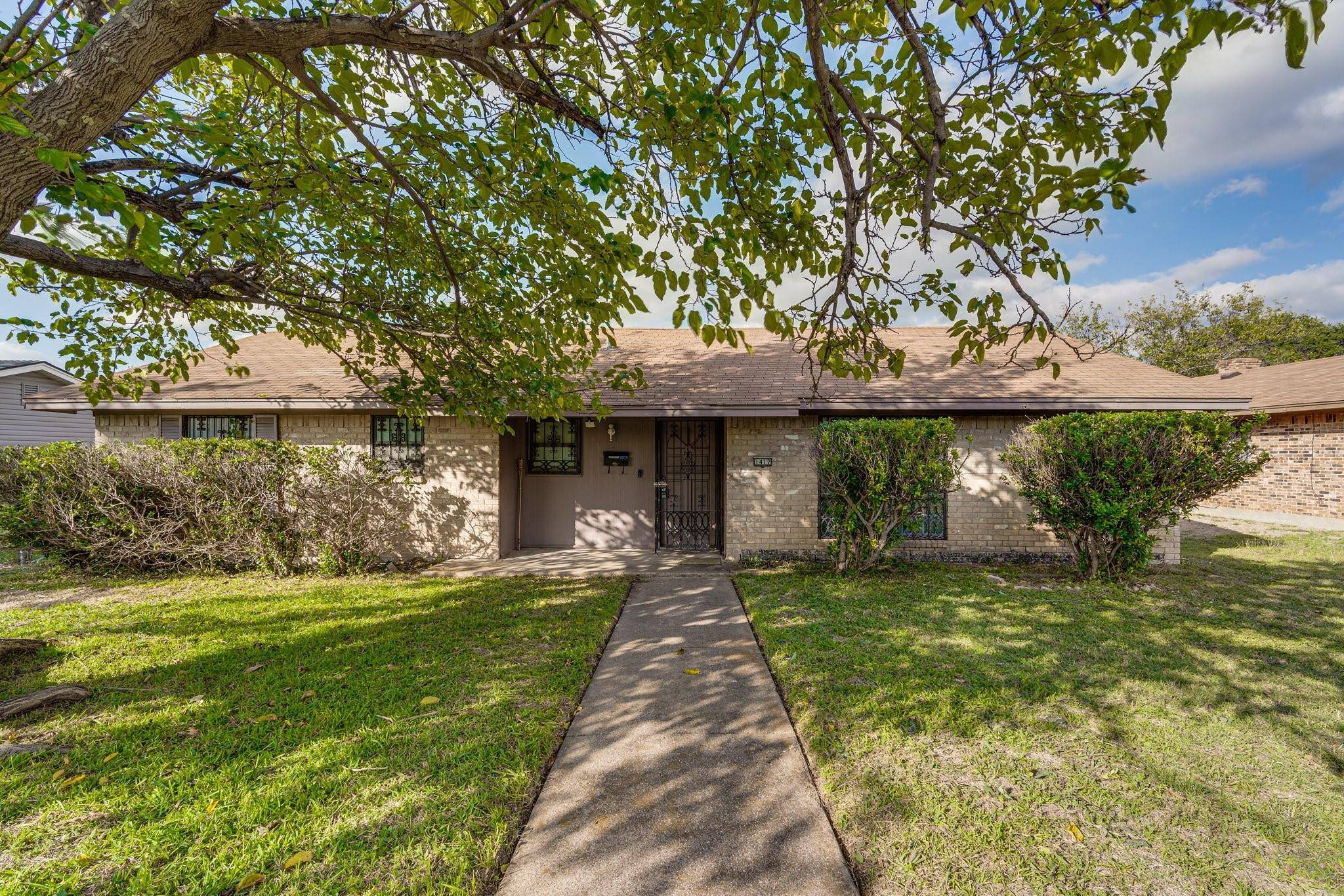 Dallas, TX 75232,1417 Mirage Canyon Drive