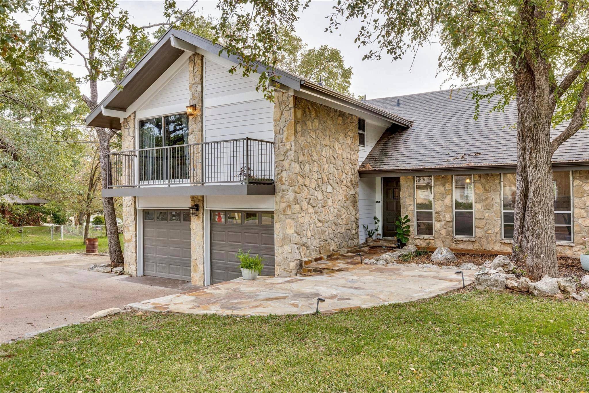 Granbury, TX 76048,2100 Boca Vista Drive