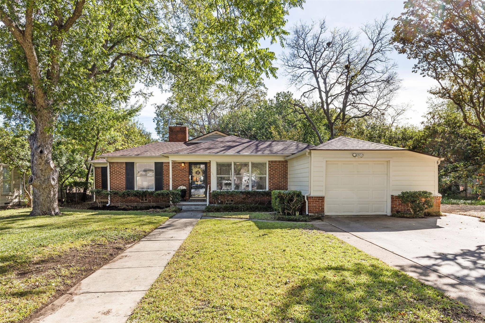 Fort Worth, TX 76116,6413 Locke Avenue