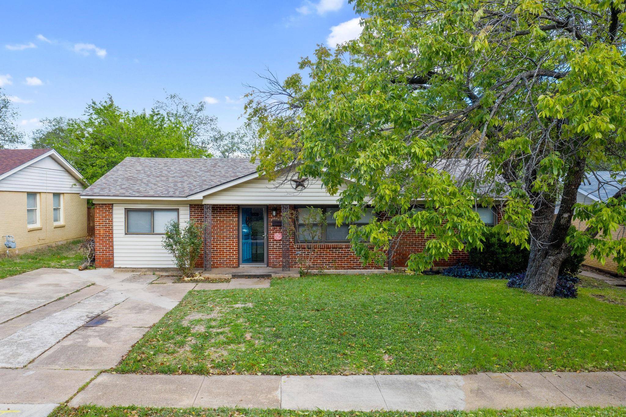 Grand Prairie, TX 75051,1629 Inglewood Drive