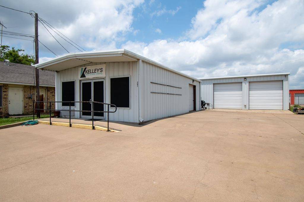 Gun Barrel City, TX 75156,521 N Gun Barrel Lane