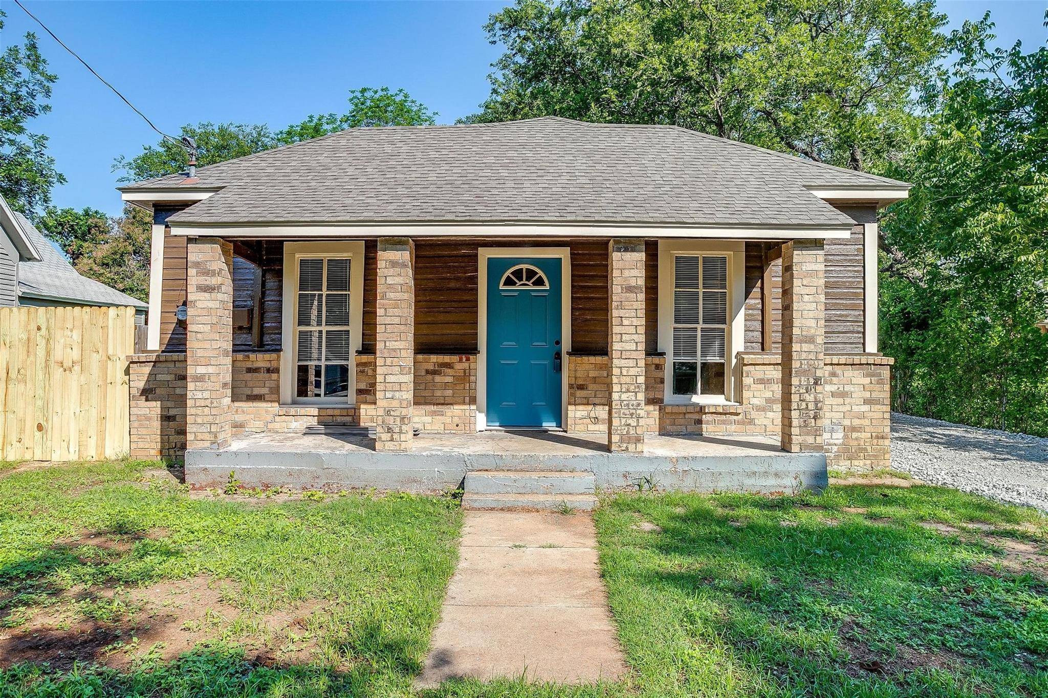 Cleburne, TX 76033,508 W Heard Street