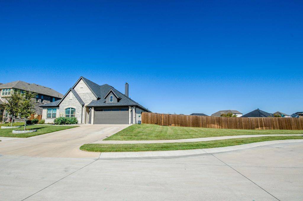 Waxahachie, TX 75165,255 Firelight Drive