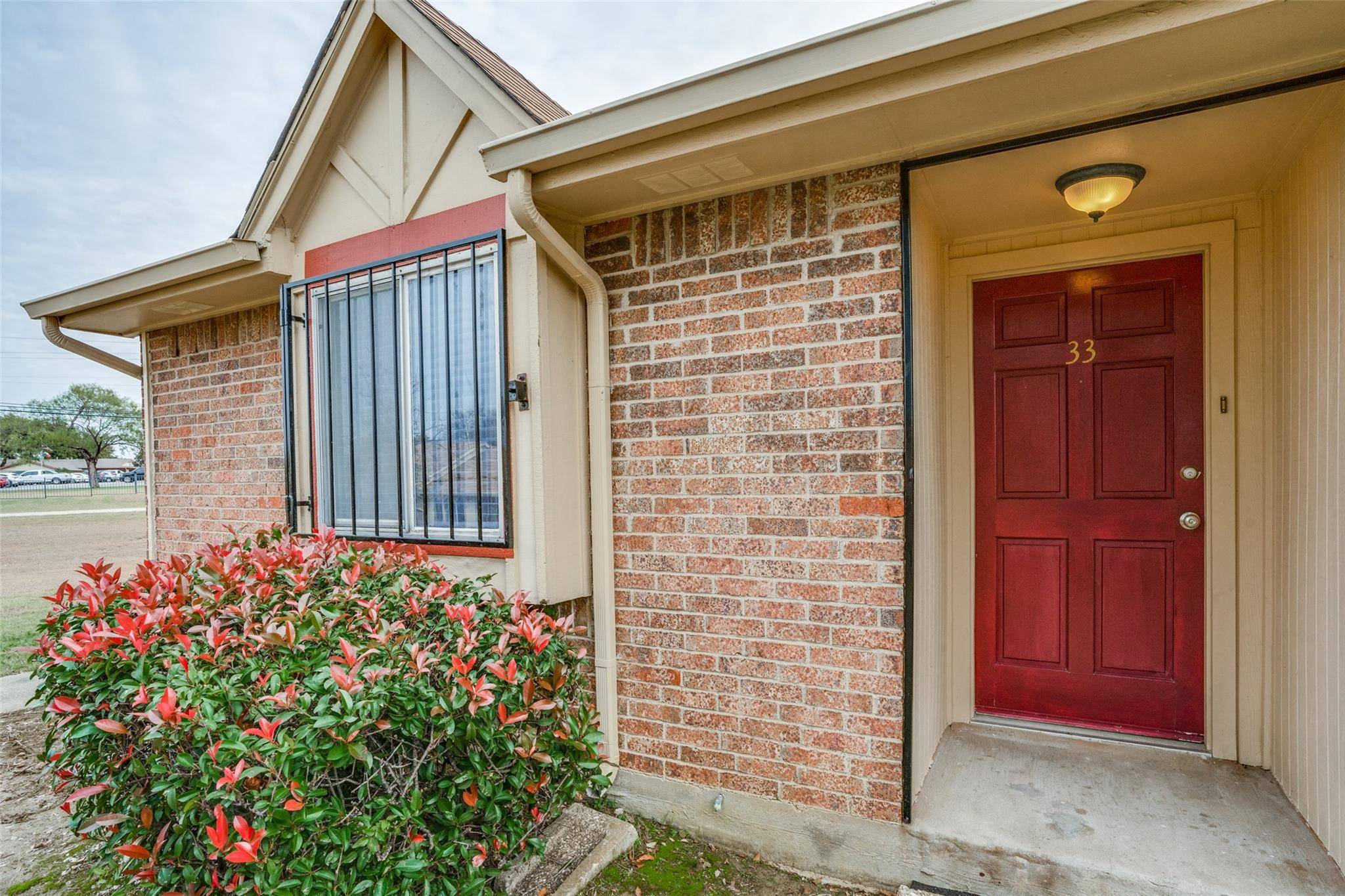 Grand Prairie, TX 75052,33 E Townhouse Lane