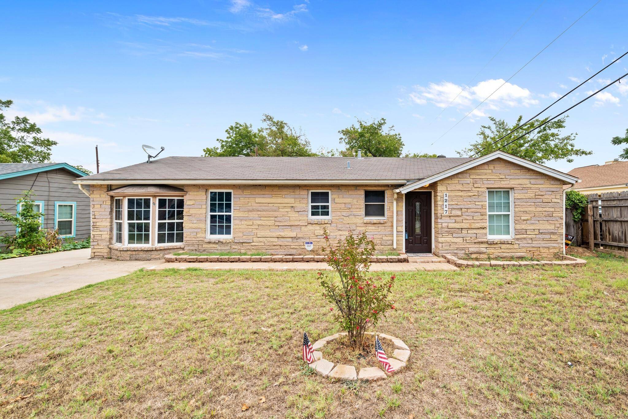 Arlington, TX 76011,1217 Gibbins Road