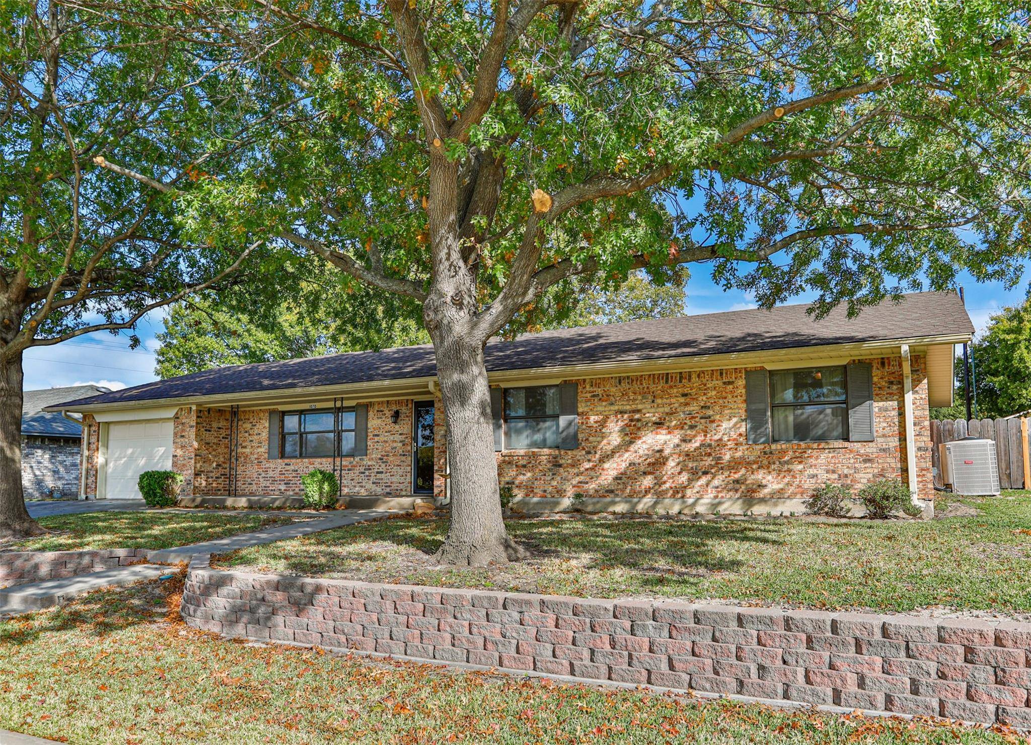 Muenster, TX 76252,1070 N Maple Street