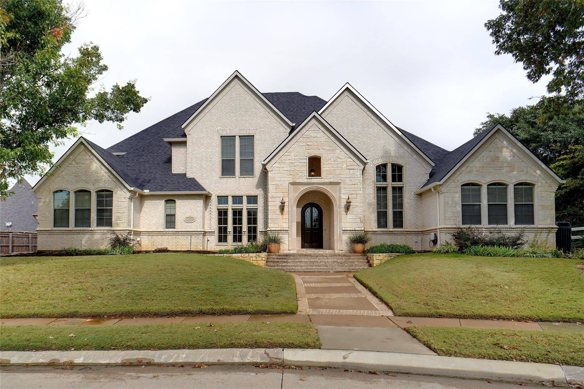 Colleyville, TX 76034,300 Chestnut Bend