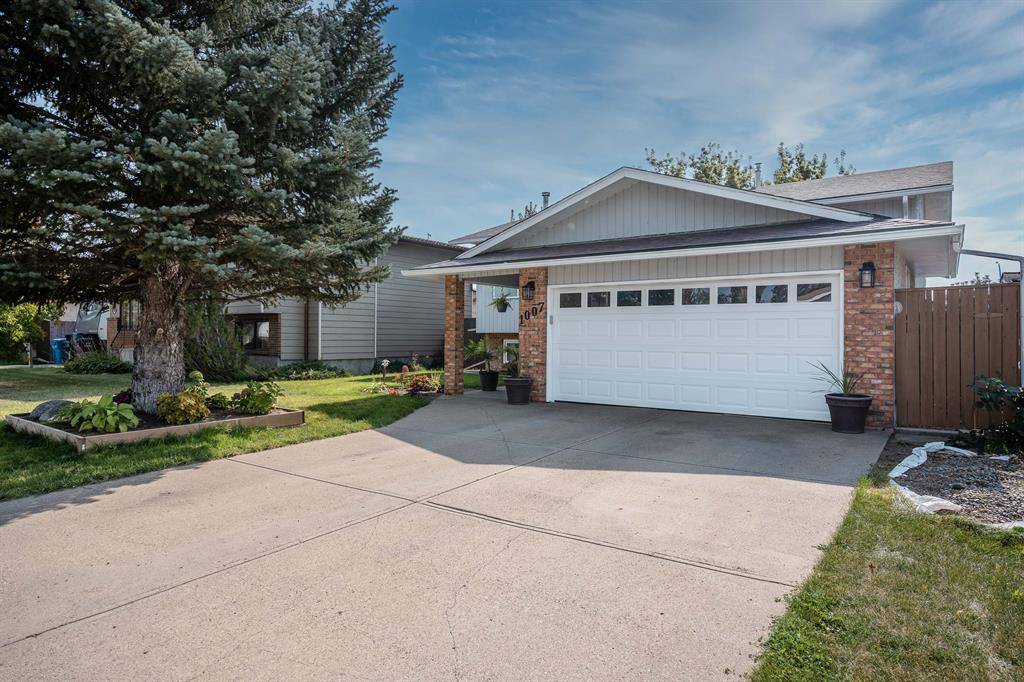 Coaldale, AB T1M 1B7,1007 22A AVE