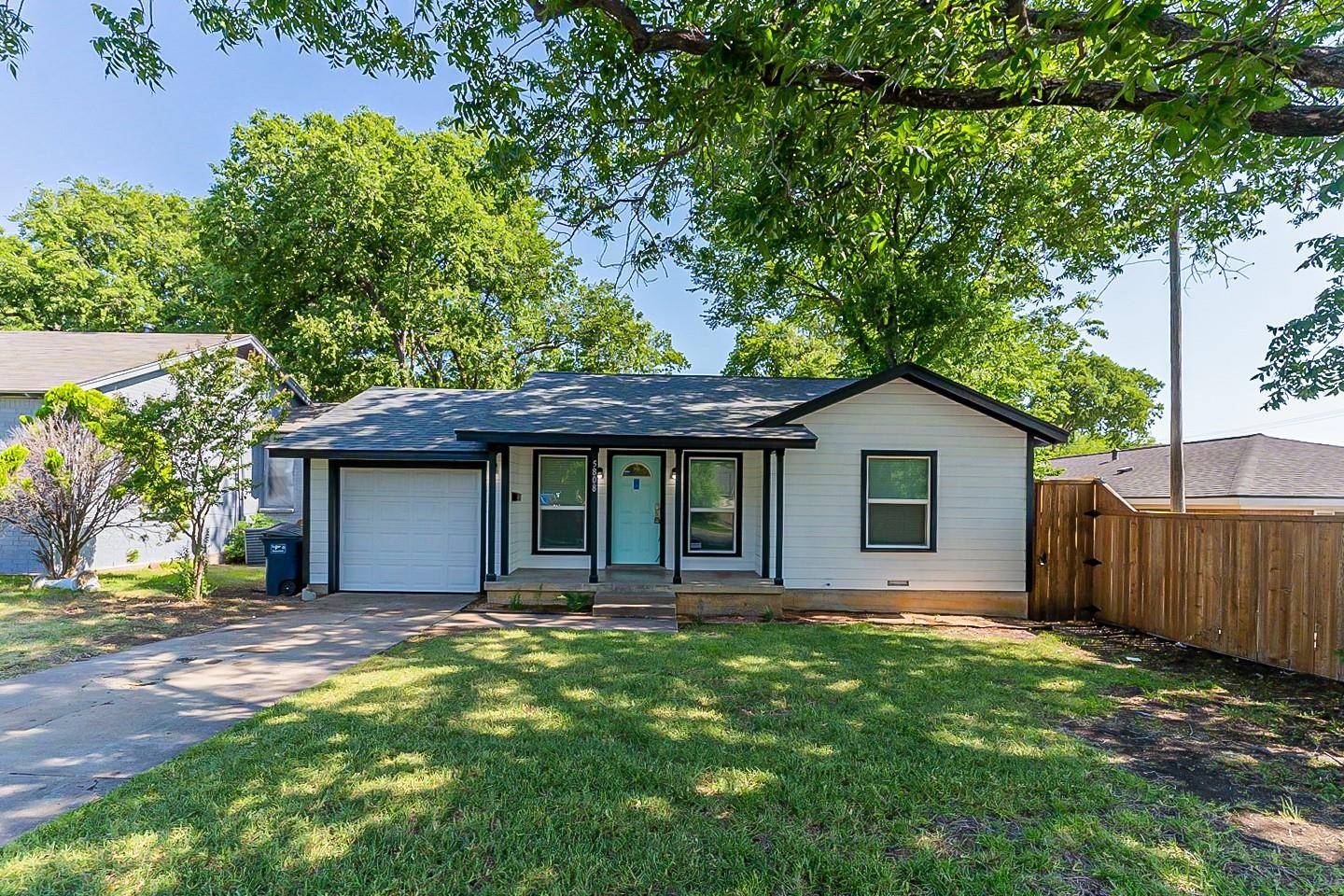 Fort Worth, TX 76107,5808 Locke Avenue