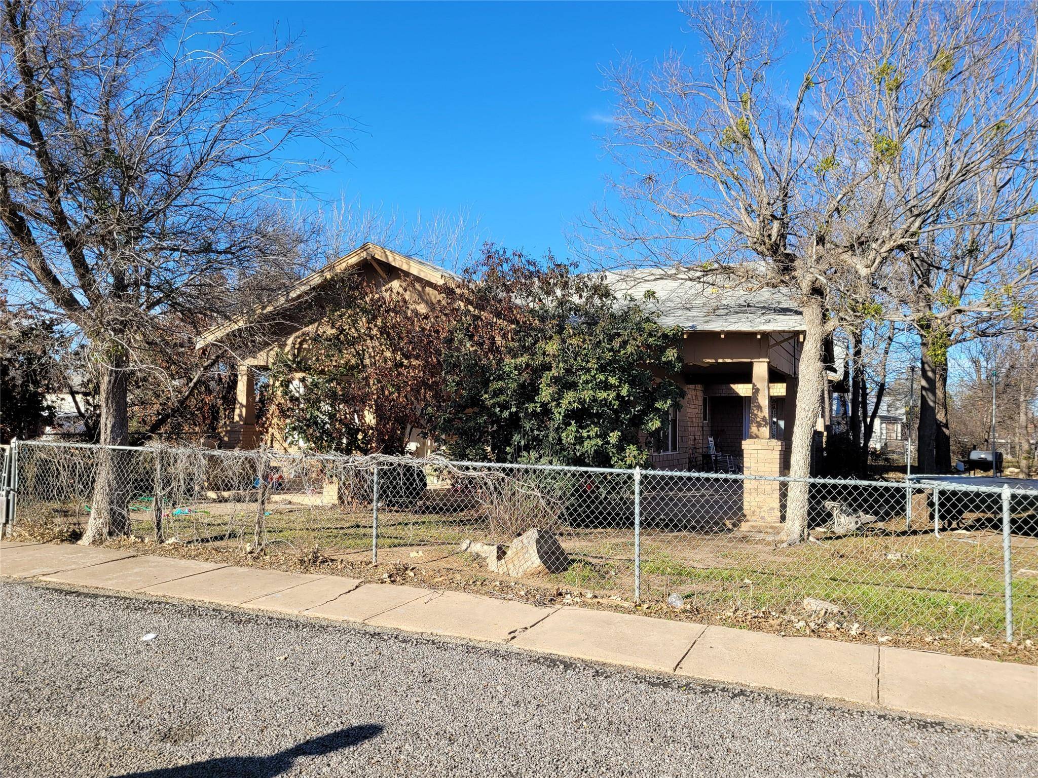 Baird, TX 79504,340 W 3rd Street