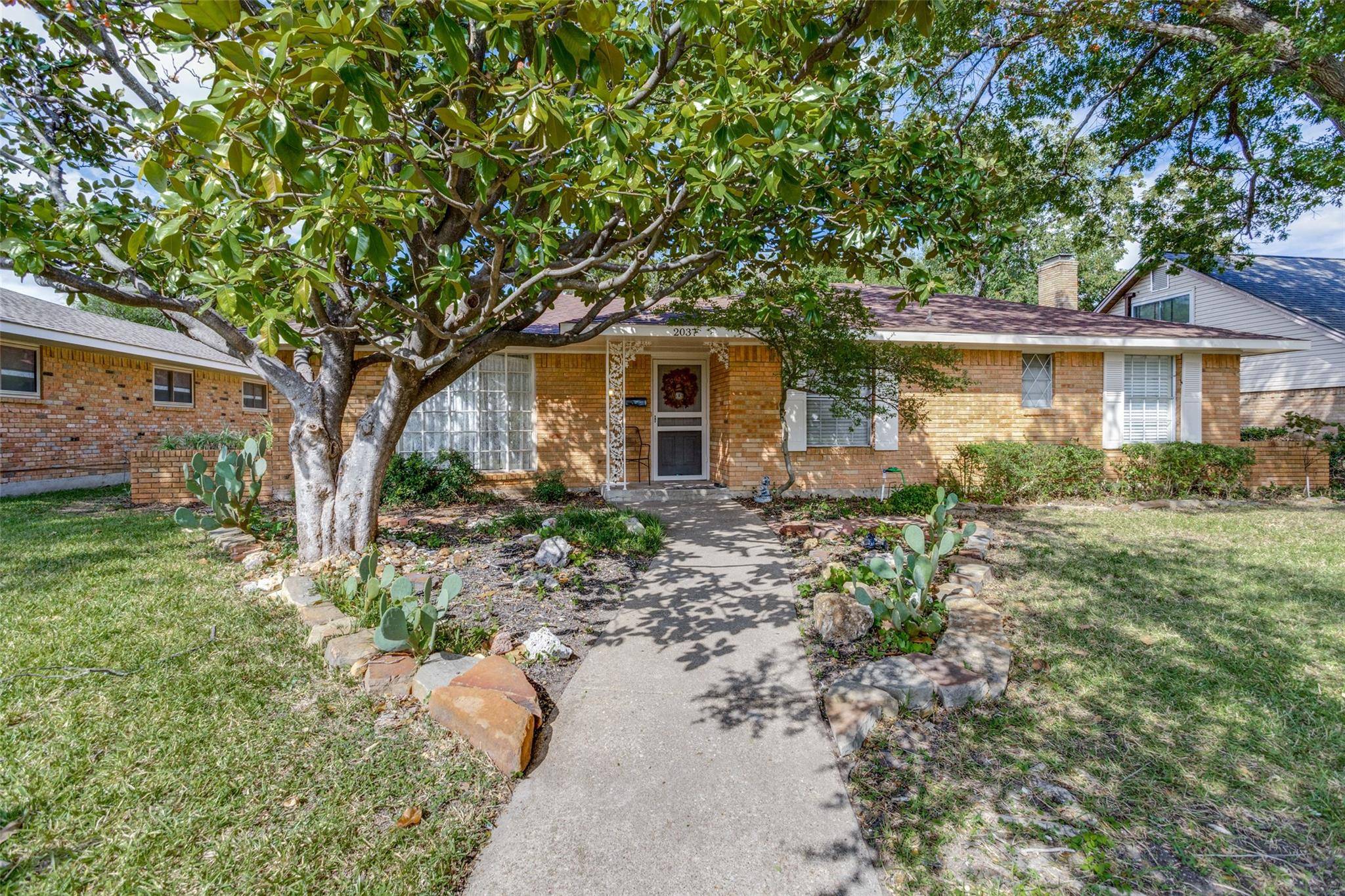 Dallas, TX 75232,2037 Cedar Valley Lane