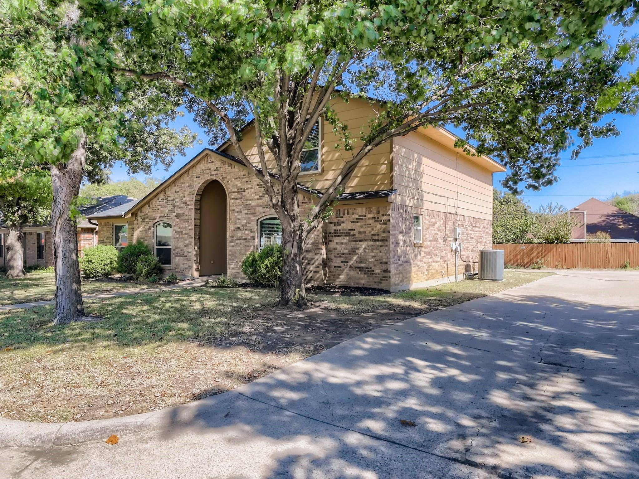 Arlington, TX 76017,5501 Whisper Glen Drive