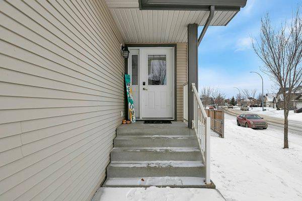 Sylvan Lake, AB T4S 2P6,1 Lark Close