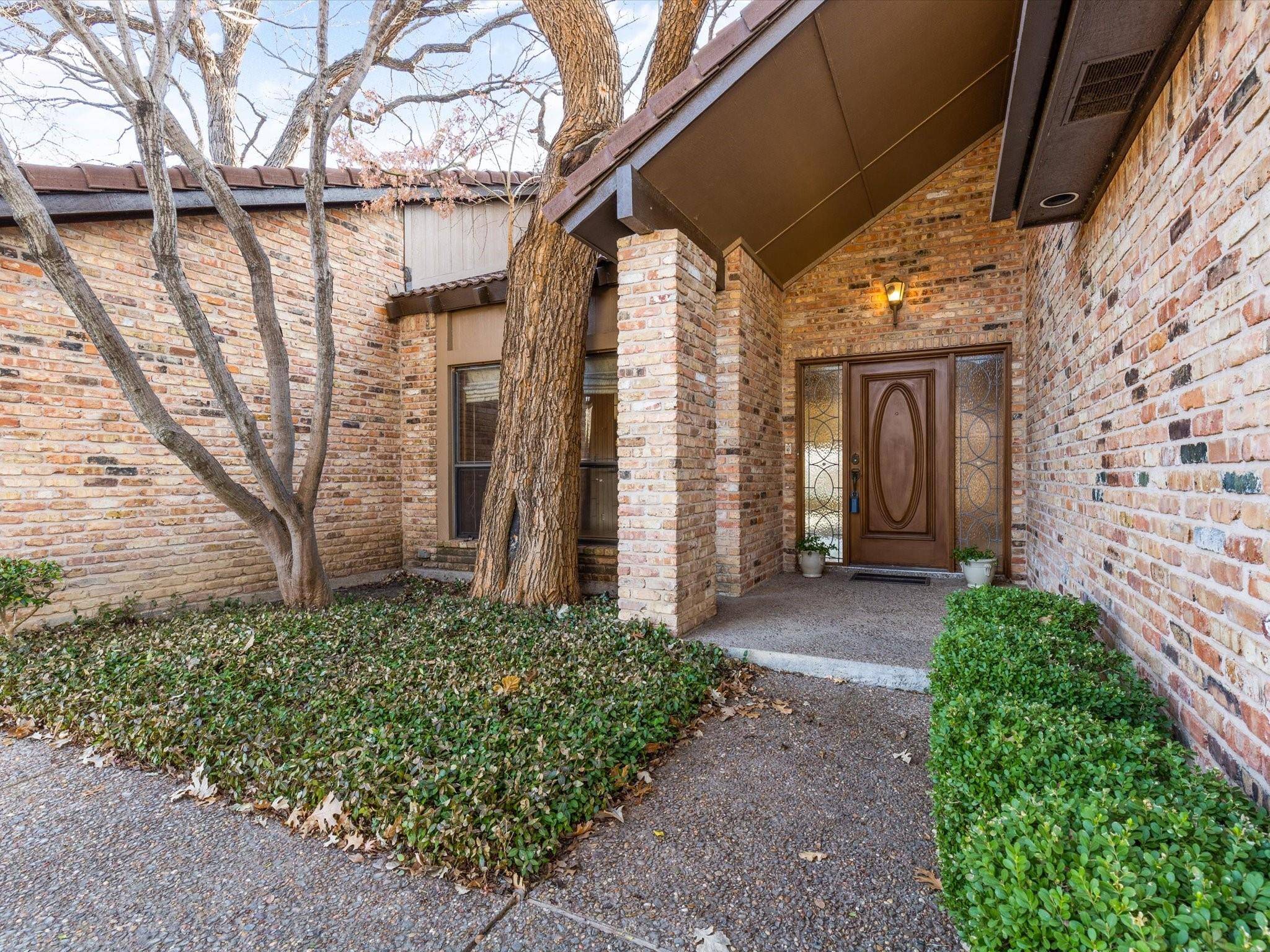 Fort Worth, TX 76109,4724 Oak Trail