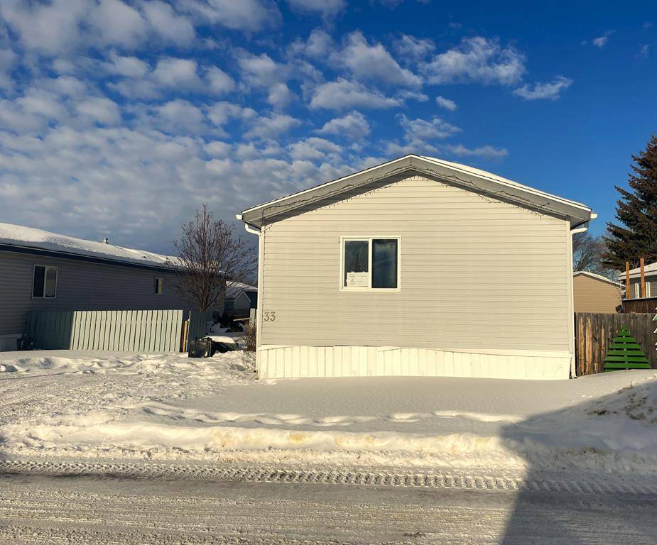 Slave Lake, AB T0G 2A1,33 404 6 AVE NW