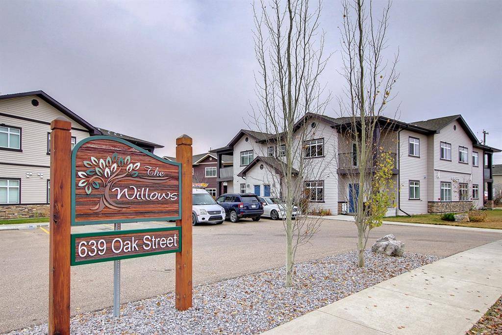 Springbrook, AB T4S 0E5,639 oak ST #405