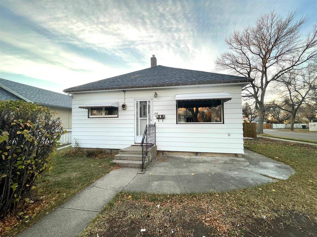 Lethbridge, AB T1H 2J9,646 12A ST N