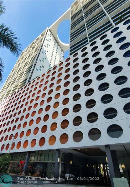 Miami, FL 33131,500 Brickell Ave #LPH-4104