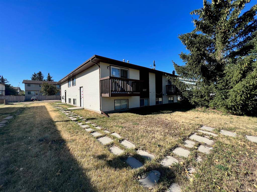 Hanna, AB T0J 1P0,607 12 Avenue W #2