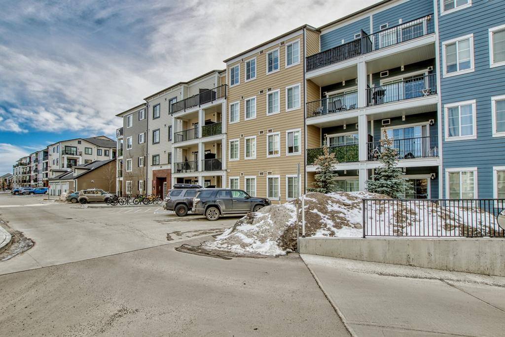 Calgary, AB T2A4A4,151 Legacy Main ST SE #6413