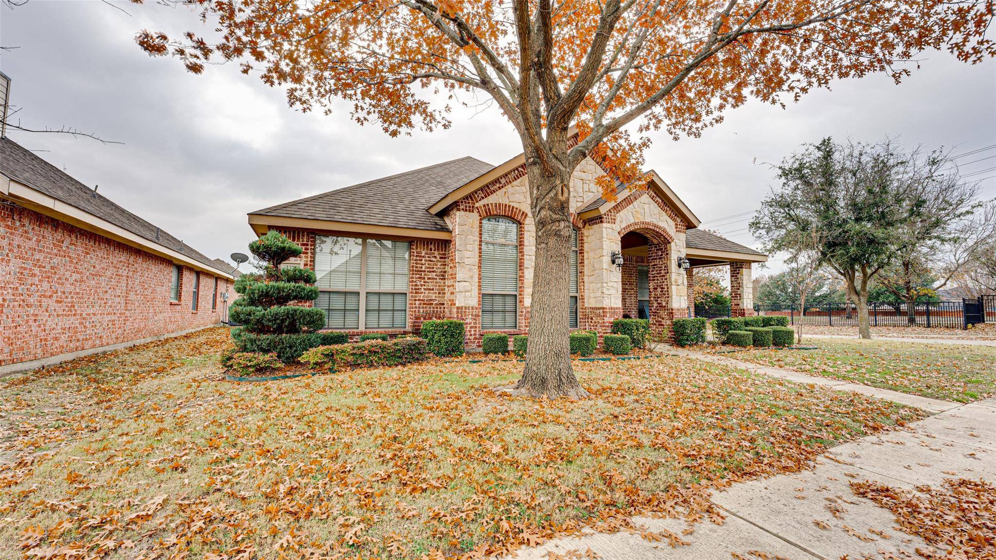 Red Oak, TX 75154,327 Village Drive