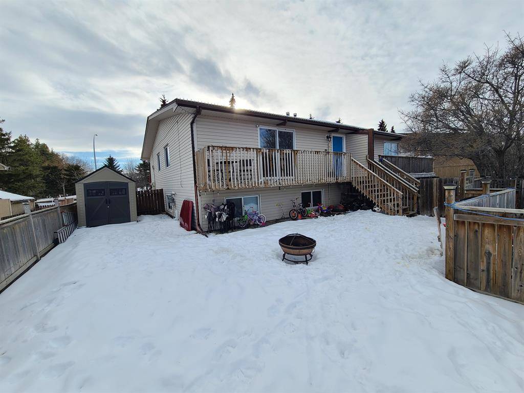 Didsbury, AB T0M 0W0,2204 7th Avenue ALY ##3