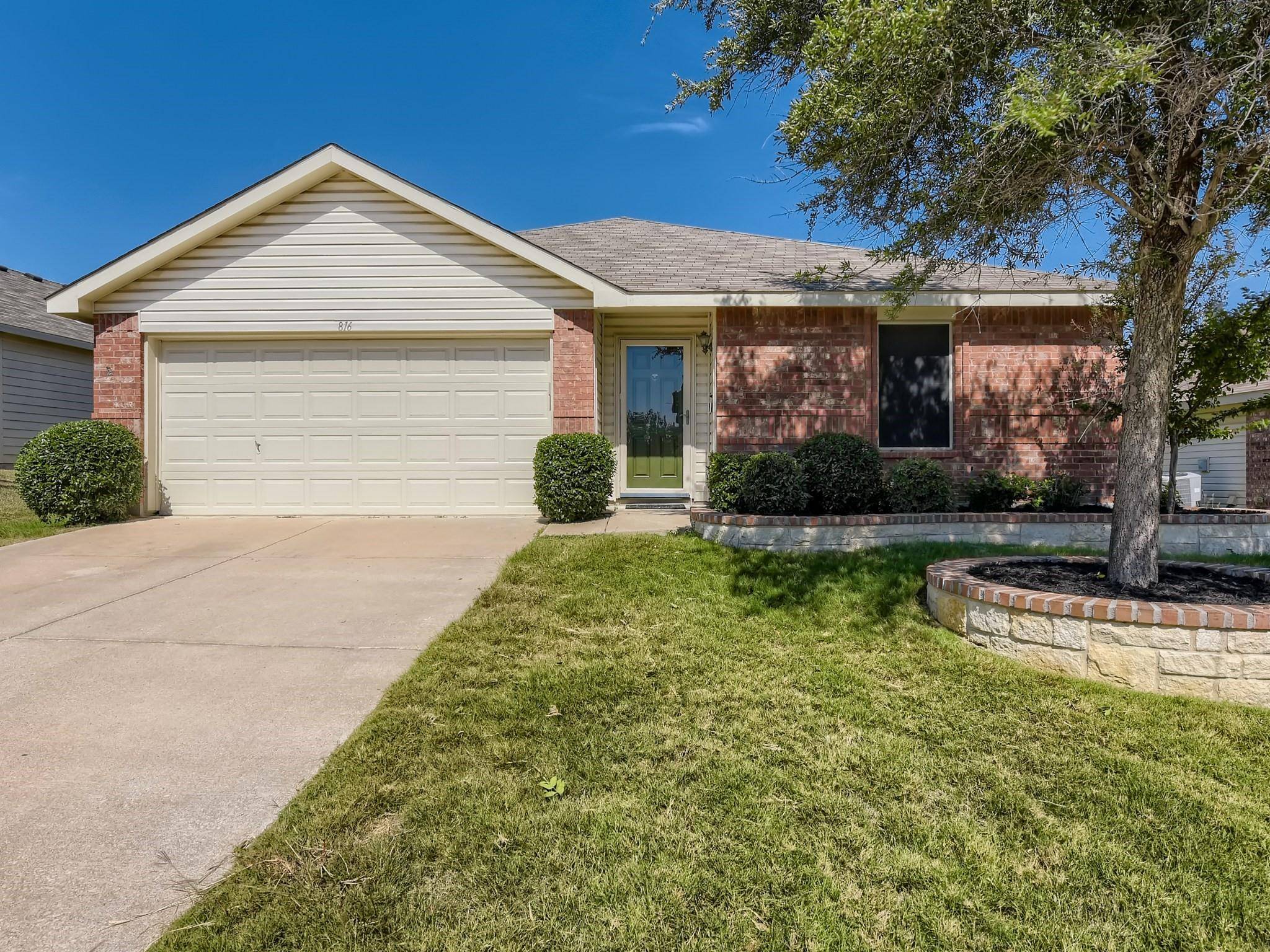 Fort Worth, TX 76052,816 Poncho Lane