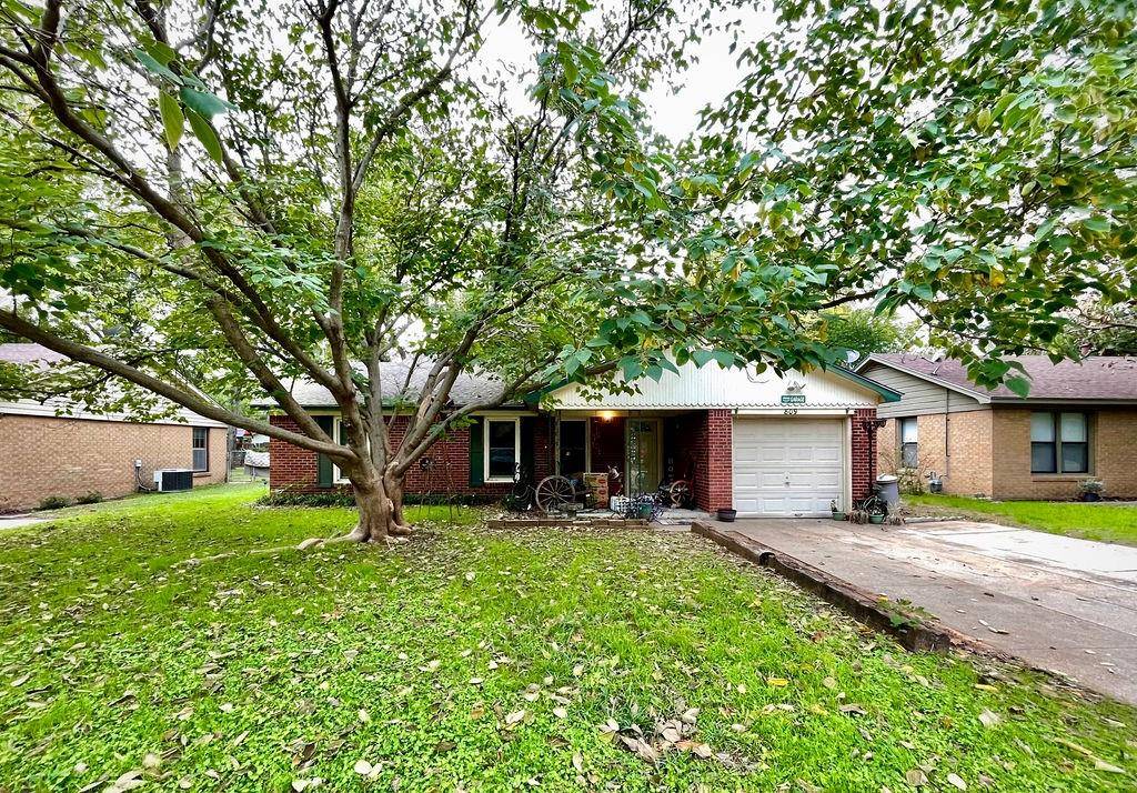 River Oaks, TX 76114,809 Thersa Drive