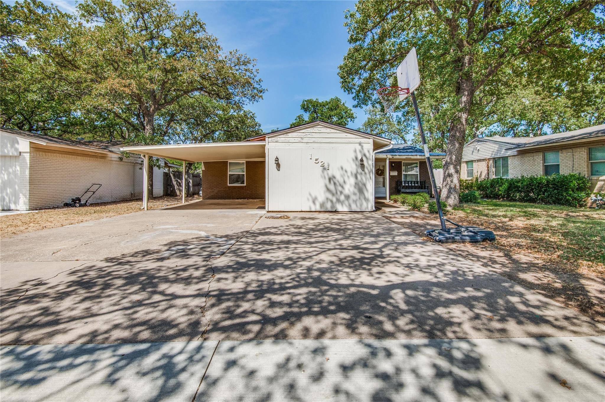 Irving, TX 75061,1521 Betsy Lane