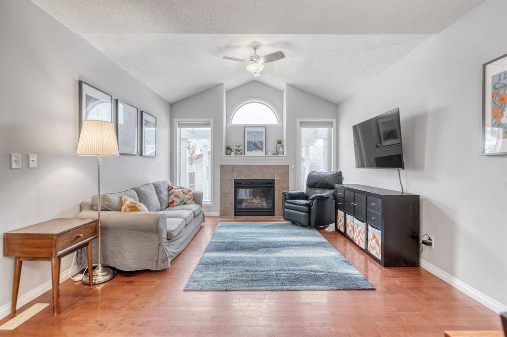 Calgary, AB T2Z 4S3,160 Prestwick Villas SE