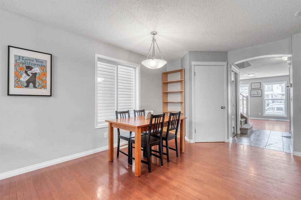 Calgary, AB T2Z 4S3,160 Prestwick Villas SE