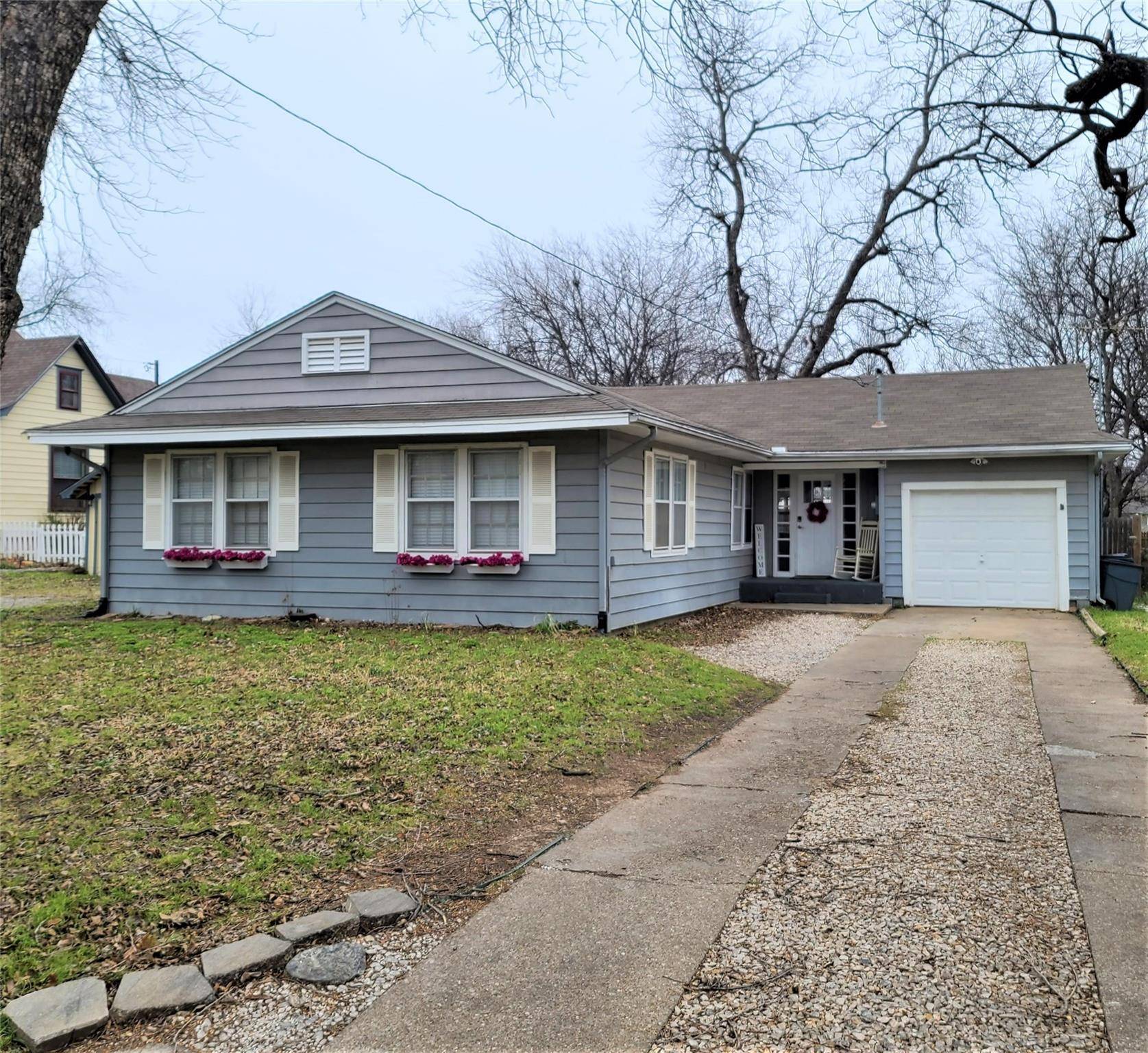 Granbury, TX 76048,414 W Doyle Street