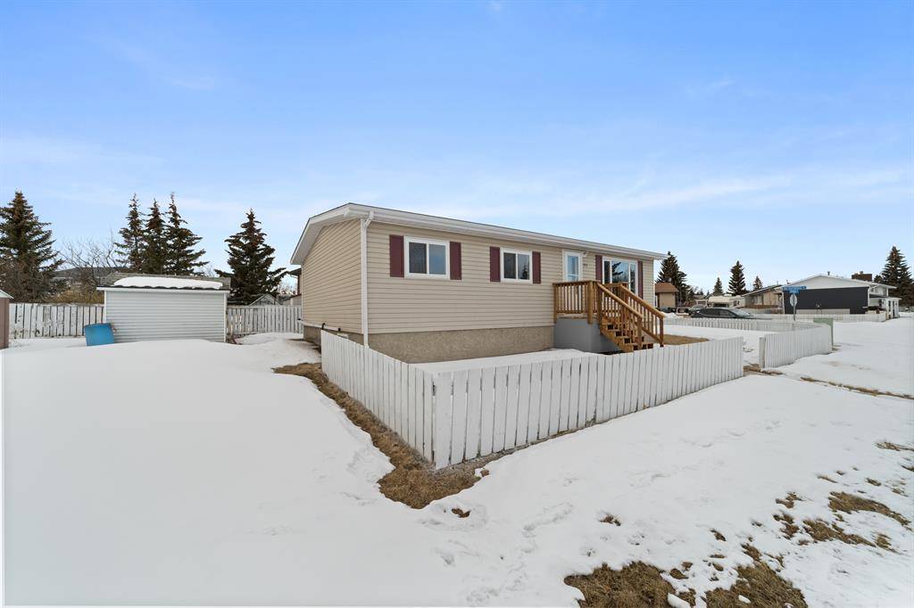 Didsbury, AB T0M0W0,102 Southridge PL