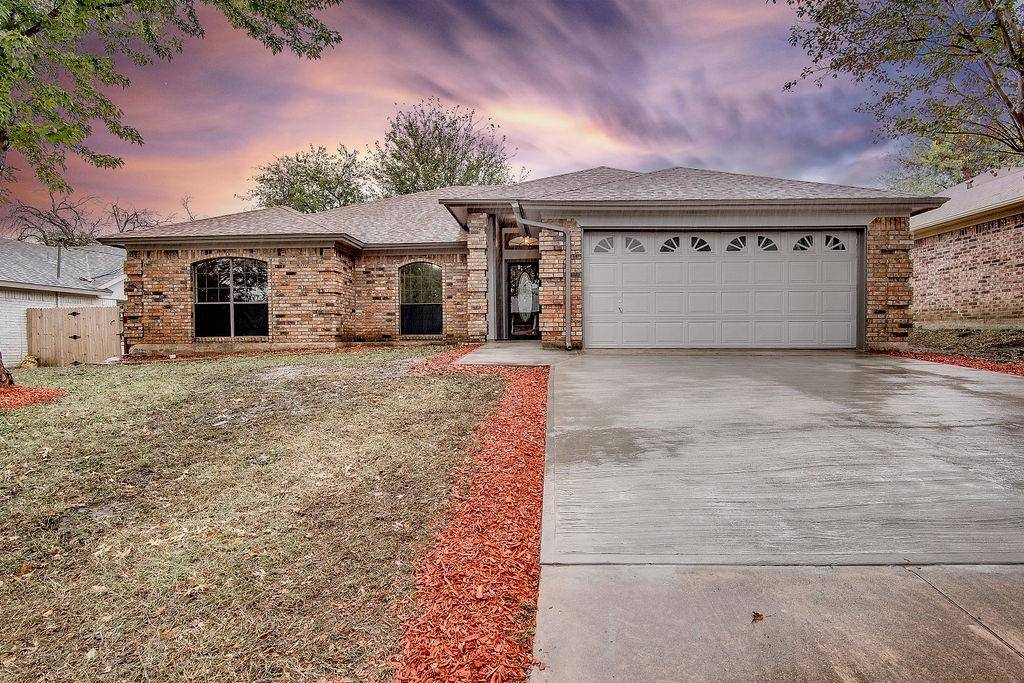 Arlington, TX 76017,932 Robinwood Drive