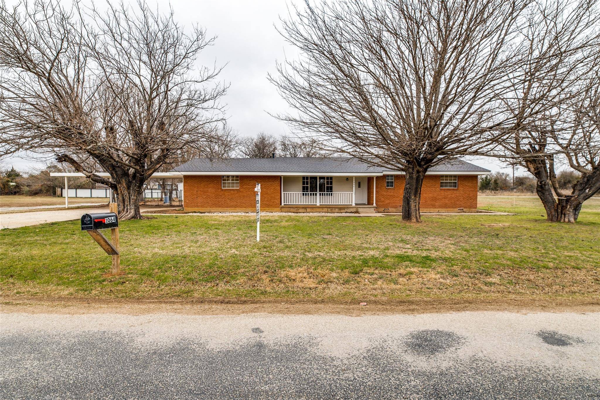 Newark, TX 76071,1064 Central Avenue