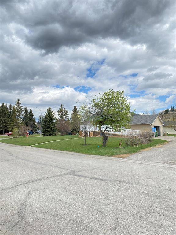 Cochrane, AB T4C 1E7,10 Glenbrook CRES