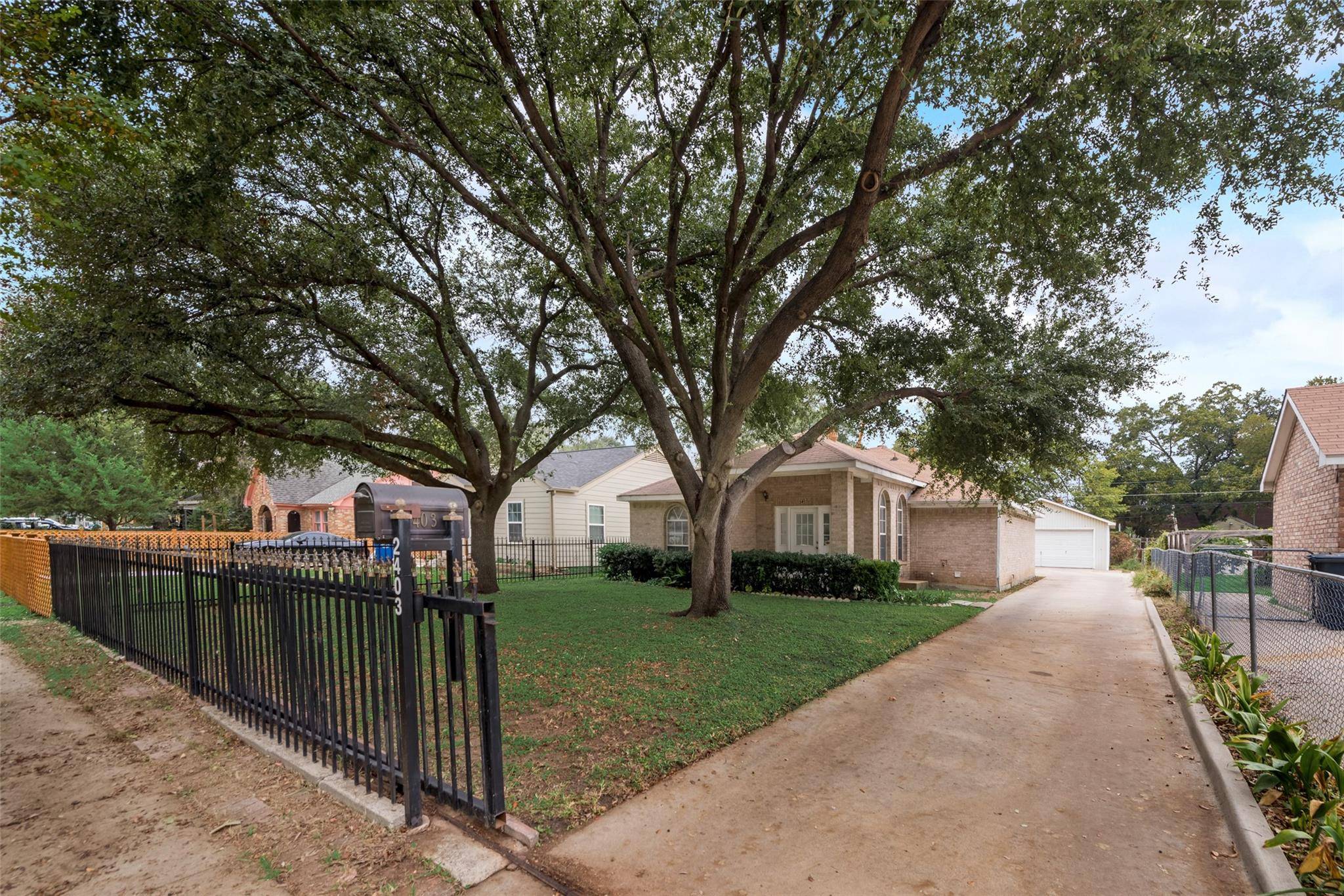 Dallas, TX 75235,2403 W Lovers Lane