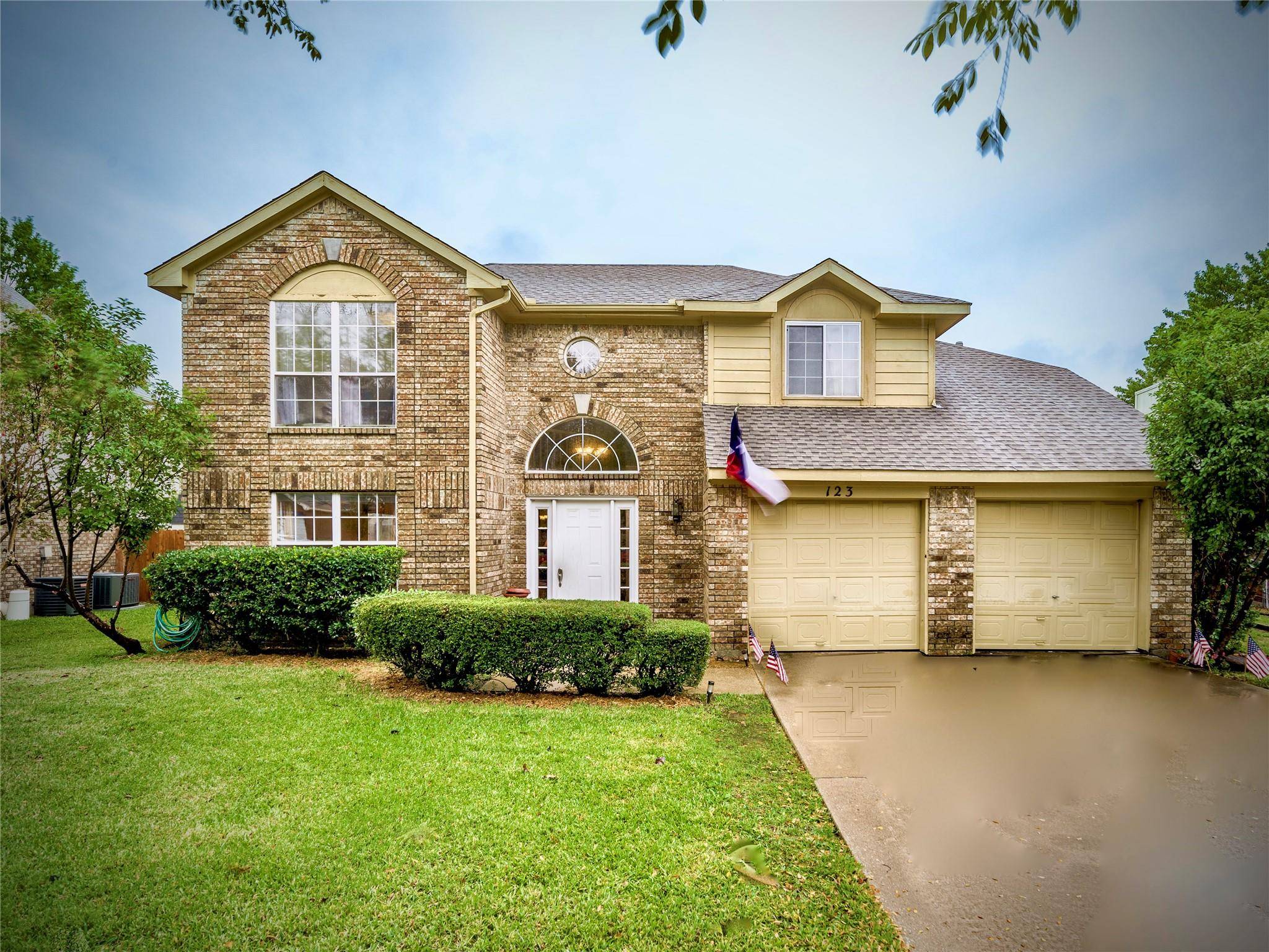 Grand Prairie, TX 75052,123 Summit Court