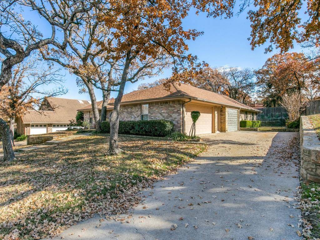 Trophy Club, TX 76262,5 Colonial Court