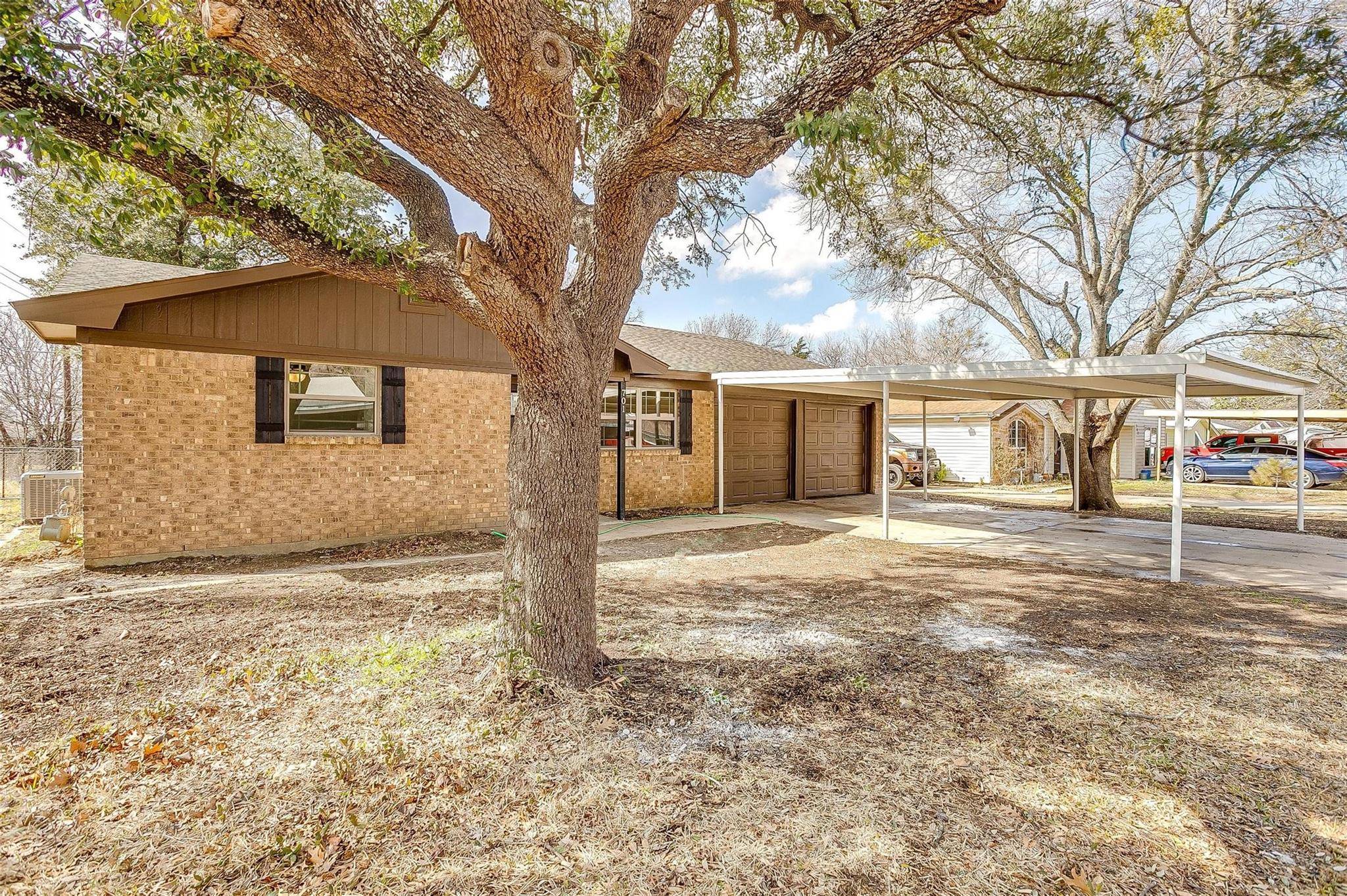 Alvarado, TX 76009,701 N Ray Street