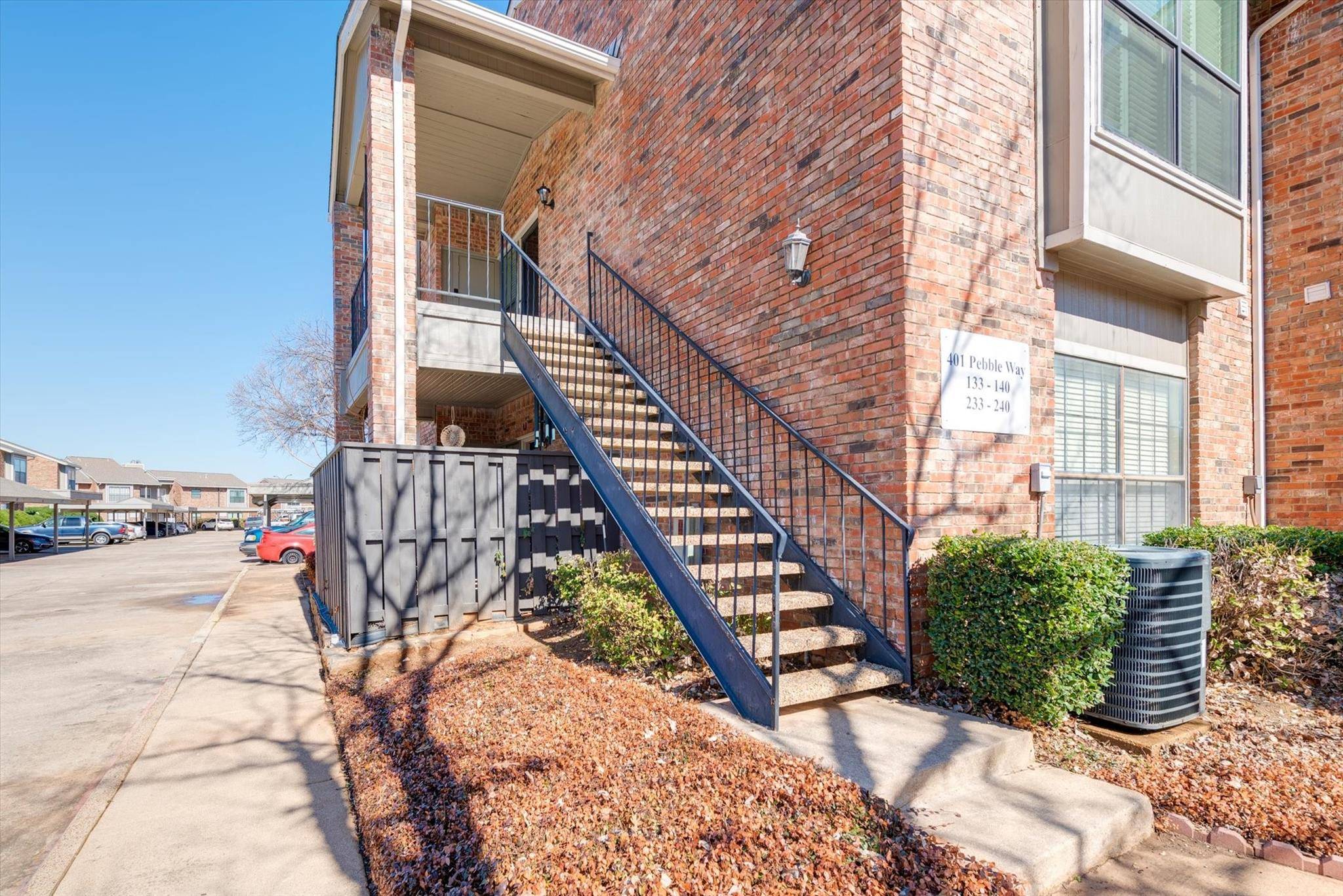 Arlington, TX 76006,401 Pebble Way #233