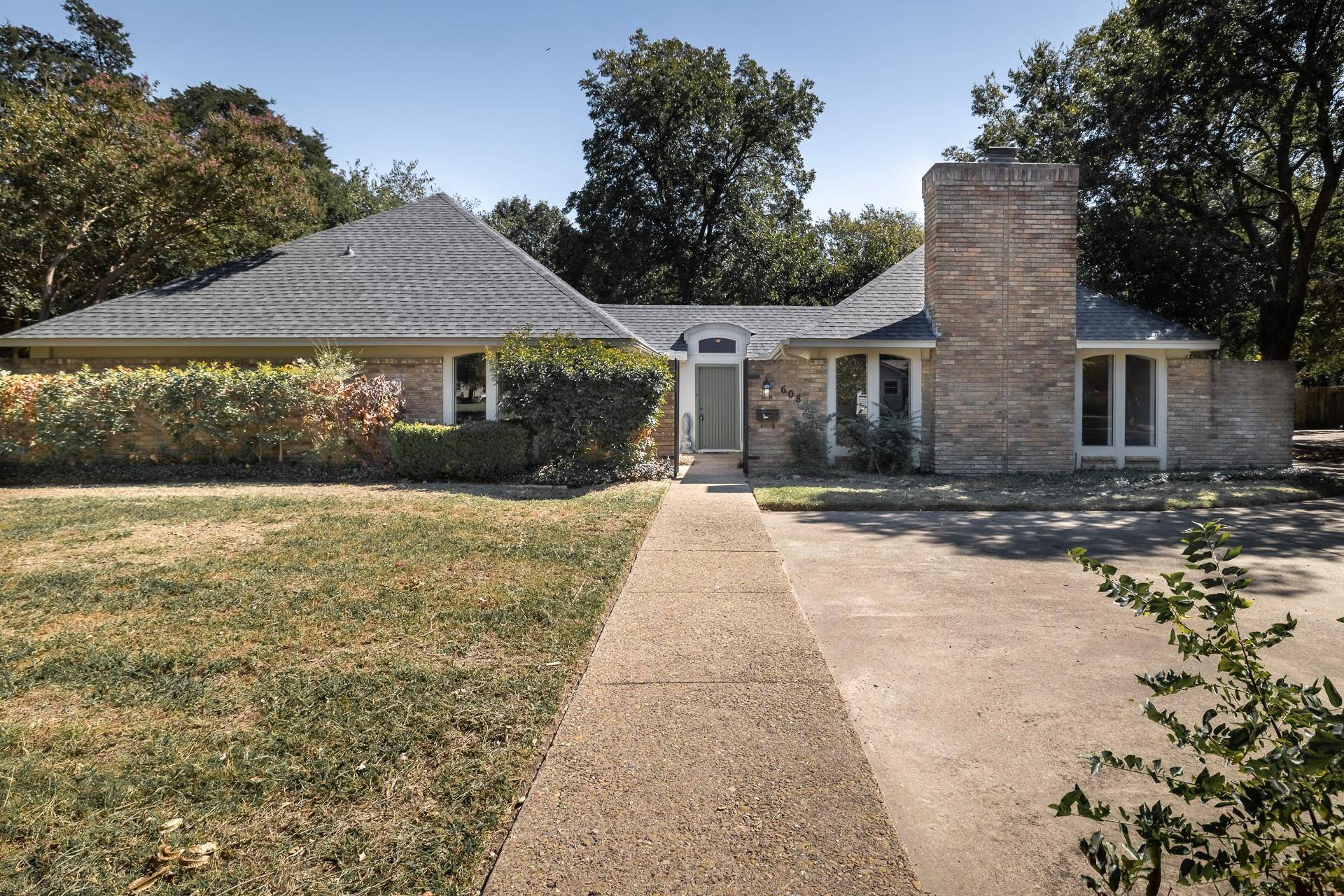 Terrell, TX 75160,608 9th Street