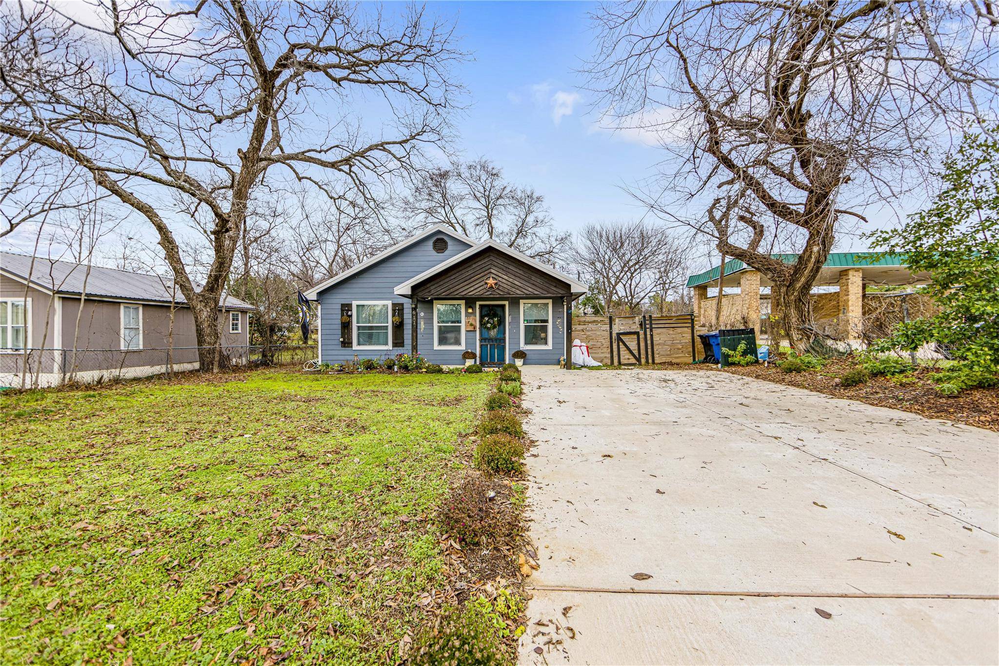 Denison, TX 75020,611 W Coffin Street