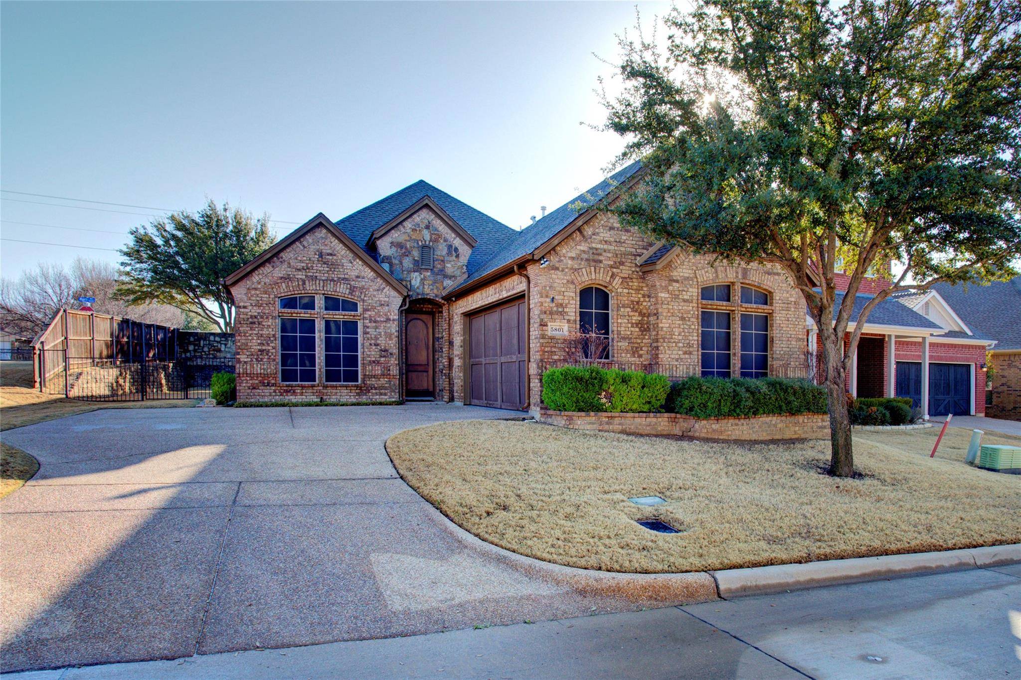 Arlington, TX 76017,5801 Mira Lago Lane