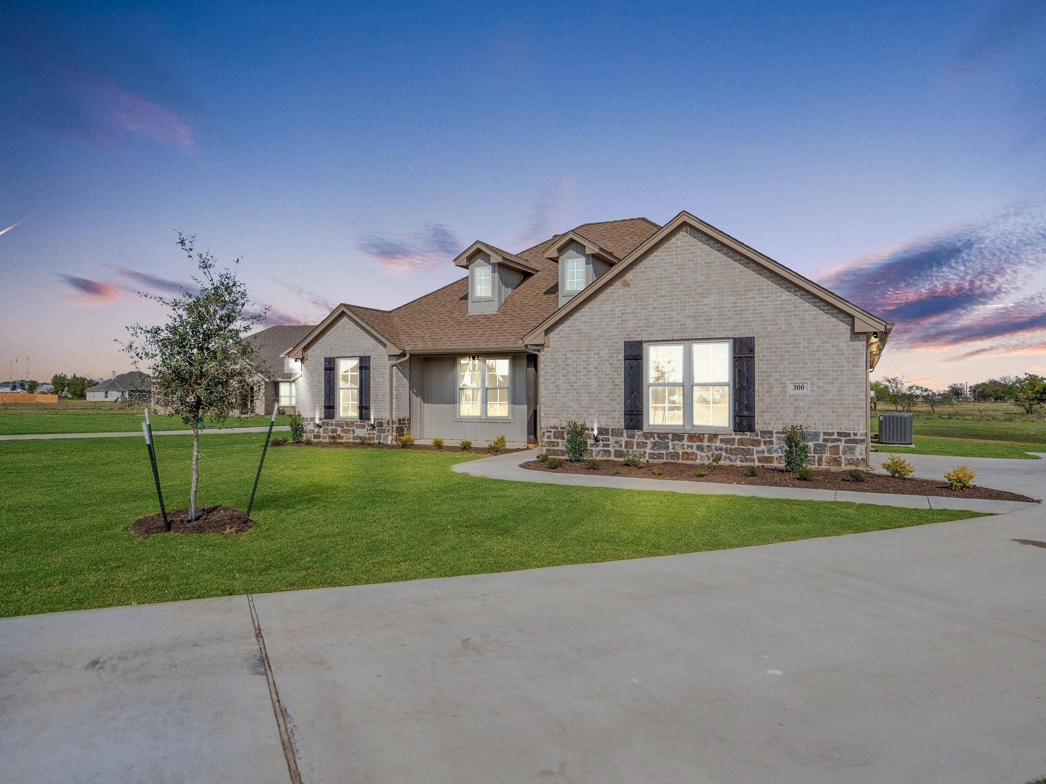 Rio Vista, TX 76093,300 Olde Knoll Place