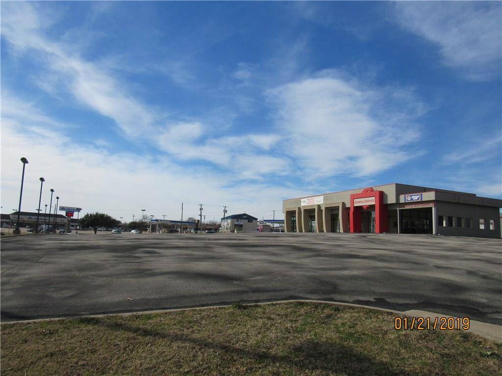 Sherman, TX 75090,1804 N US Highway 75